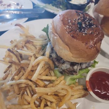 Local Goat - Burger with mushrooms and Swiss but I forgot the name - New American Near Me - Pigeon Forge, Tennessee