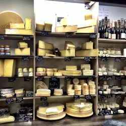 L'Épicier Grand Cru - Chambre froide des fromages