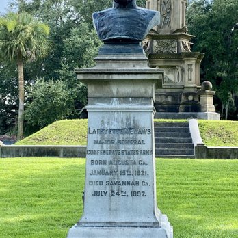 Forsyth Park - 06.30.20 bust of local general, Lafayette McLaws. The bust was erected in 1902 - Parks Near Me - Savannah, Georgia Forsyth Park - 06.30.20 bust of local general, Lafayette McLaws. The bust was erected in 1902 - Parks Near Me - Savannah, Georgia