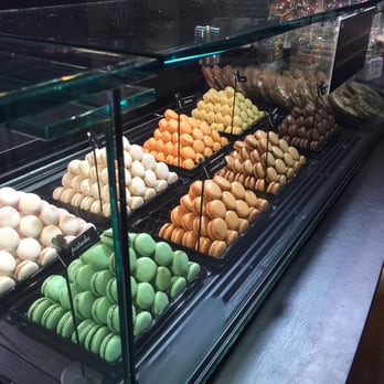 Maison Georges Larnicol - Macaroons - Chocolatiers & Shops Near Me - Paris, 75