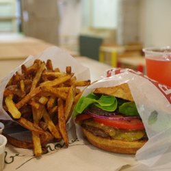Bënnie Organic - Du pain Bio, un steak frais, des légumes Bio de la région et des frites fraîches, venez déguster nos délicieux burgers !