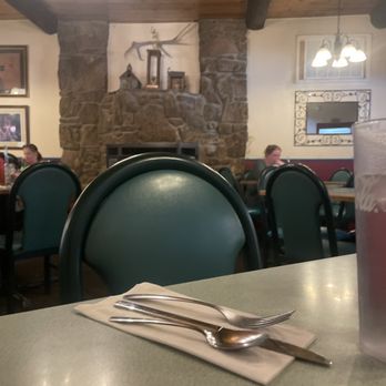Jan's Restaurant - Inside table - Lounges Near Me - Buena Vista, Colorado Jan's Restaurant - Inside table - Lounges Near Me - Buena Vista, Colorado