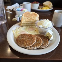 Randy's Southside Diner - Traditional breakfast, my eggs were a perfect over medium!