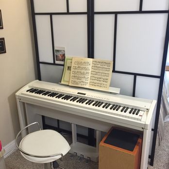 Pierre’s Fine Pianos - Kawai ES8 in satin white with add-on stand and pedals. (Piano bench is still on the way) - Piano Stores Near Me - Los Angeles, California Pierre’s Fine Pianos - Kawai ES8 in satin white with add-on stand and pedals. (Piano bench is still on the way) - Piano Stores Near Me - Los Angeles, California