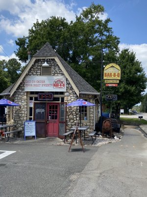 Stallings Rockstore Bar-B-Q by null