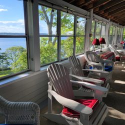 Cottage Connection of Maine - Looking for the perfect place for a family reunion? Captains Quarters on Linekin Bay is perfect for 16 people.