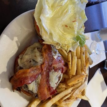 Mizpah Hotel - A mean burger - Hotels Near Me - Tonopah, Nevada Mizpah Hotel - A mean burger - Hotels Near Me - Tonopah, Nevada