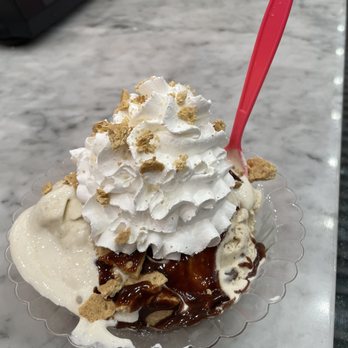 Sloan's - Doral - S'mores Sundae - Ice Cream & Frozen Yogurt Near Me - Doral, Florida Sloan's - Doral - S'mores Sundae - Ice Cream & Frozen Yogurt Near Me - Doral, Florida