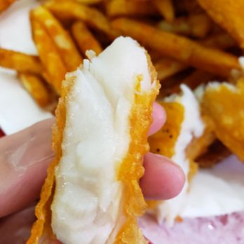 Halal Munchies - thin flavorful batter, fish juicy and flakey - Halal Near Me - Astoria, New York