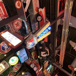 Sanford's Grub & Pub - Great atmosphere!
