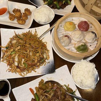 TNR Cafe - Beef with Broccoli, chicken Sauteed Lo Mein with Chicken, Chow Foon with Beef, lucky six soup dumplings, 8 Pieces Fried Shrimp Wonton - Chinese Near Me - Arlington, Virginia