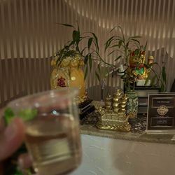 Vila Massage - Small tea at front desk area