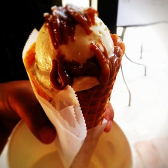 à la minute - Salted Carmel with in house made cone - Ice Cream & Frozen Yogurt Near Me - Redlands, California