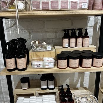 Made in Omaha - Homemade body care by Aria Rose Bath Co. - Souvenir Shops Near Me - Omaha, Nebraska