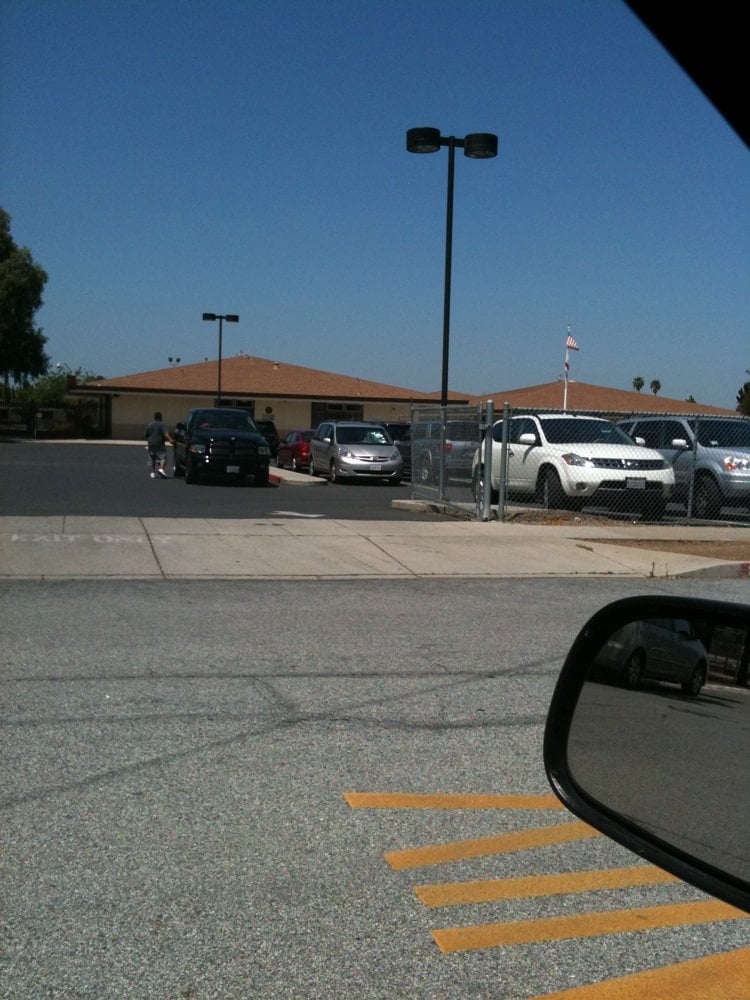 HOLLY OAK ELEMENTARY SCHOOL 2995 Rossmore Way, San Jose, California