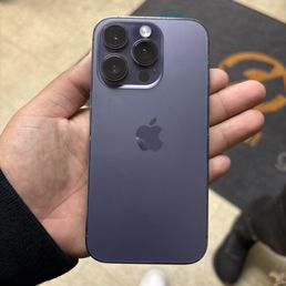 My newly fixed iPhone 14 Pro that Erica did! Friendly and perfectly done job.