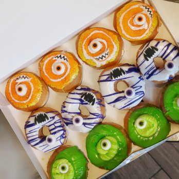 Krispy Kreme's Doughnut Cafe - monster batch - Donuts Near Me - Toronto, Ontario