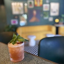 Senza Maeso - Ruby slippers drink