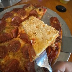Roxbury Bar & Grill - Beautiful cracker crust
