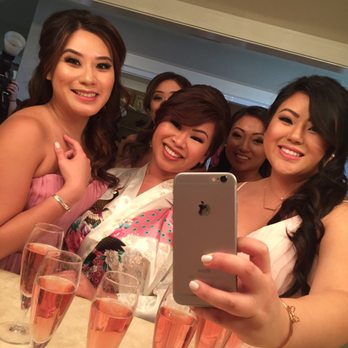 La Grande Wedding & Event Center - Mirror selfie!! With complimentary champagne - Wedding Planning Near Me - Oakley, California La Grande Wedding & Event Center - Mirror selfie!! With complimentary champagne - Wedding Planning Near Me - Oakley, California
