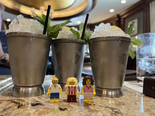 Round Robin Bar by null