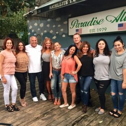 Paradise Alley - With vicky in the middle!! She's the absolute best!!