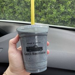 Green Brothers Juice & Smoothie - Sir Purr