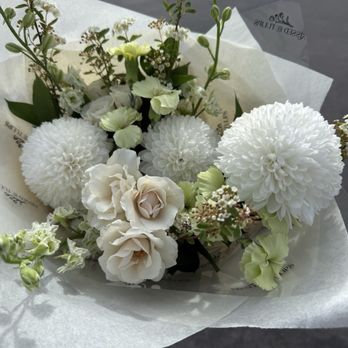 Kissed By Tulips - Florists Near Me - Costa Mesa, California Kissed By Tulips - Florists Near Me - Costa Mesa, California