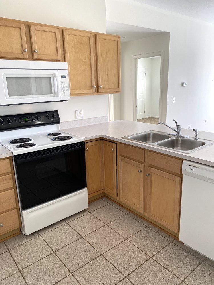 SUMMIT KNOLLS APARTMENTS & TOWNHOMES Updated September 2024 15