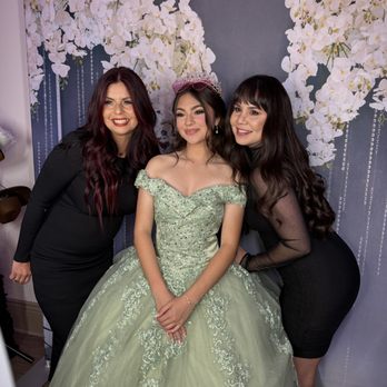 Studio 19 Photo Booth - Photo Booth Rentals Near Me