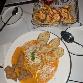 1943 Classic - Rose Pasta Chicken & Bulgogi french fries - Korean Near Me - Annandale, Virginia 1943 Classic - Rose Pasta Chicken & Bulgogi french fries - Korean Near Me - Annandale, Virginia