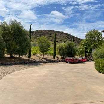 Gomez Landscape & Tree Care - Before - Tree Services Near Me - Thousand Oaks, California Gomez Landscape & Tree Care - Before - Tree Services Near Me - Thousand Oaks, California