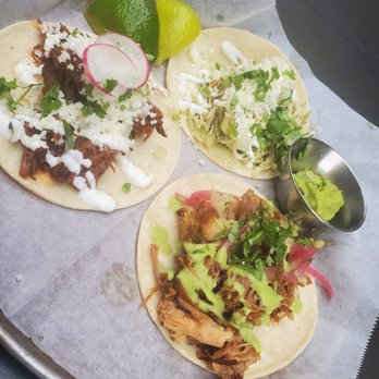 Bakersfield OTR - Short rib, pollo verde, and carnitas tacos. Small but flavorful - Bars Near Me - Cincinnati, Ohio