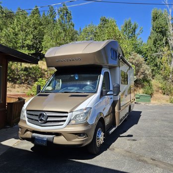 Chill RV - "Roughing it" in style - RV Rental Near Me Chill RV - "Roughing it" in style - RV Rental Near Me