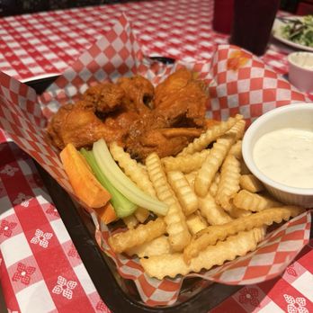 Gino's East - Magnificent Mile - Jumbo Wings & Fries - Pizza Near Me - Chicago, Illinois Gino's East - Magnificent Mile - Jumbo Wings & Fries - Pizza Near Me - Chicago, Illinois