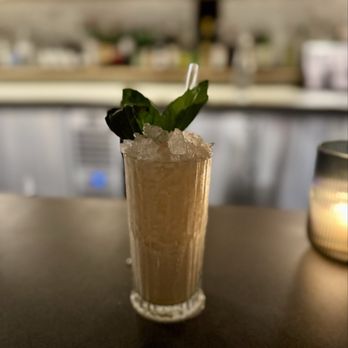 Maxwells Trading - Pina colada - not too sweet (perfectly made) - New American Near Me - Chicago, Illinois