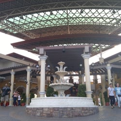 Plazuela De Iloilo - Plaza fountain