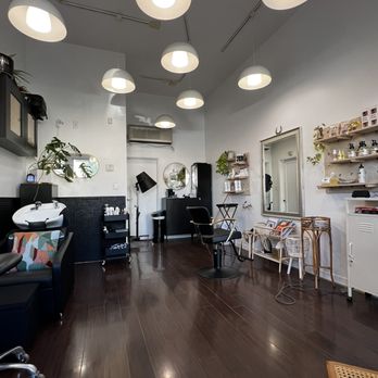 The Curl Consultant - Inside the salon, you'll work with me on on one. I don't double book, so I'm completely focused on each guest. - Hair Stylists Near Me - San Jose, California The Curl Consultant - Inside the salon, you'll work with me on on one. I don't double book, so I'm completely focused on each guest. - Hair Stylists Near Me - San Jose, California