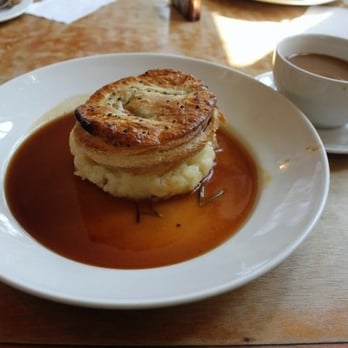 The Elephant House - beef pie with mash - Scottish Near Me - Edinburgh, EDH The Elephant House - beef pie with mash - Scottish Near Me - Edinburgh, EDH