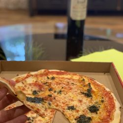 Pizzeria du Vieux Lavoir - Margarita take away.