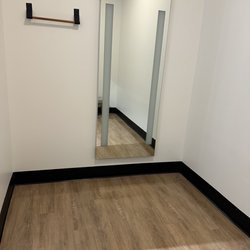 DICK'S Sporting Goods - Huge fitting rooms