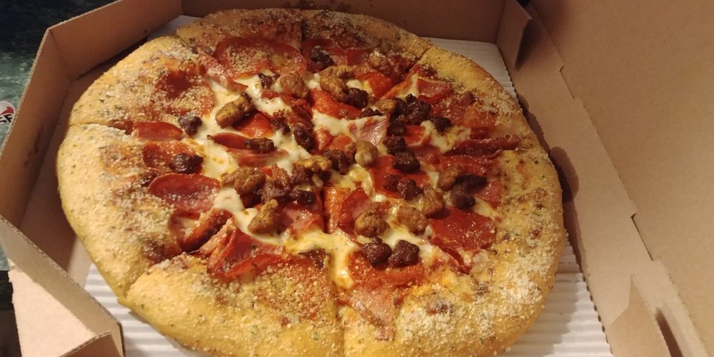 PIZZA HUT Updated August 2024 2222 E William, Decatur, Illinois