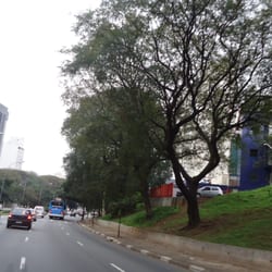 Avenida 23 de Maio - A avenida linda em trânsito.