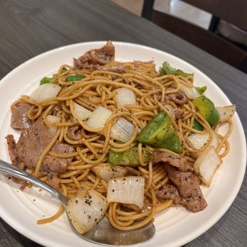 Yi Xin Cafe - Stir fried spaghetti with black pepper - Hong Kong Style Cafe Near Me - Honolulu, Hawaii Yi Xin Cafe - Stir fried spaghetti with black pepper - Hong Kong Style Cafe Near Me - Honolulu, Hawaii