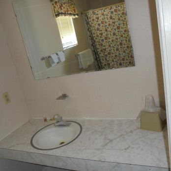 Pine Lodge Motel - Hotels Near Me - Baxley, Georgia Pine Lodge Motel - Hotels Near Me - Baxley, Georgia