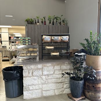5 Stones Artisan Brewery - Bakery store - Breweries Near Me - New Braunfels, Texas