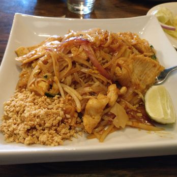 Jatujak - Pad Thai, pretty darn good - Food Delivery Services Near Me - Toronto, Ontario Jatujak - Pad Thai, pretty darn good - Food Delivery Services Near Me - Toronto, Ontario