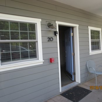 Basalt Mountain Inn - door to suite - Hotels Near Me - Basalt, Colorado