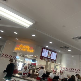 In-N-Out Burger - Burgers Near Me - Lone Tree, Colorado