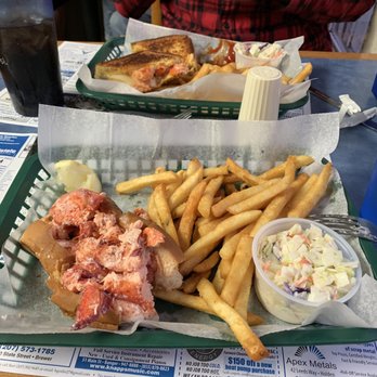 Eagles Nest Restaurant - Amazing lobster roll - Seafood Near Me - Brewer, Maine Eagles Nest Restaurant - Amazing lobster roll - Seafood Near Me - Brewer, Maine